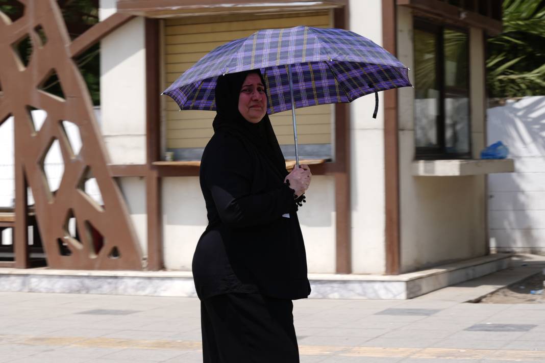 Termometreler 50 dereceyi gösterdi, halk ne yapacağını şaşırdı 25