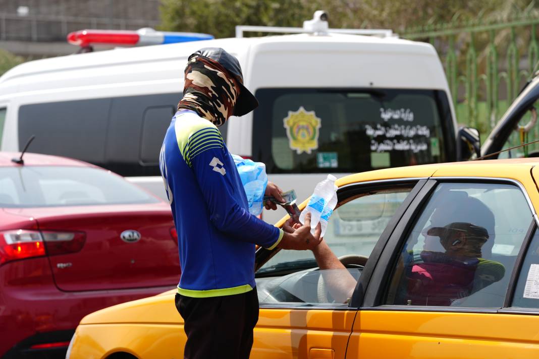 Termometreler 50 dereceyi gösterdi, halk ne yapacağını şaşırdı 23