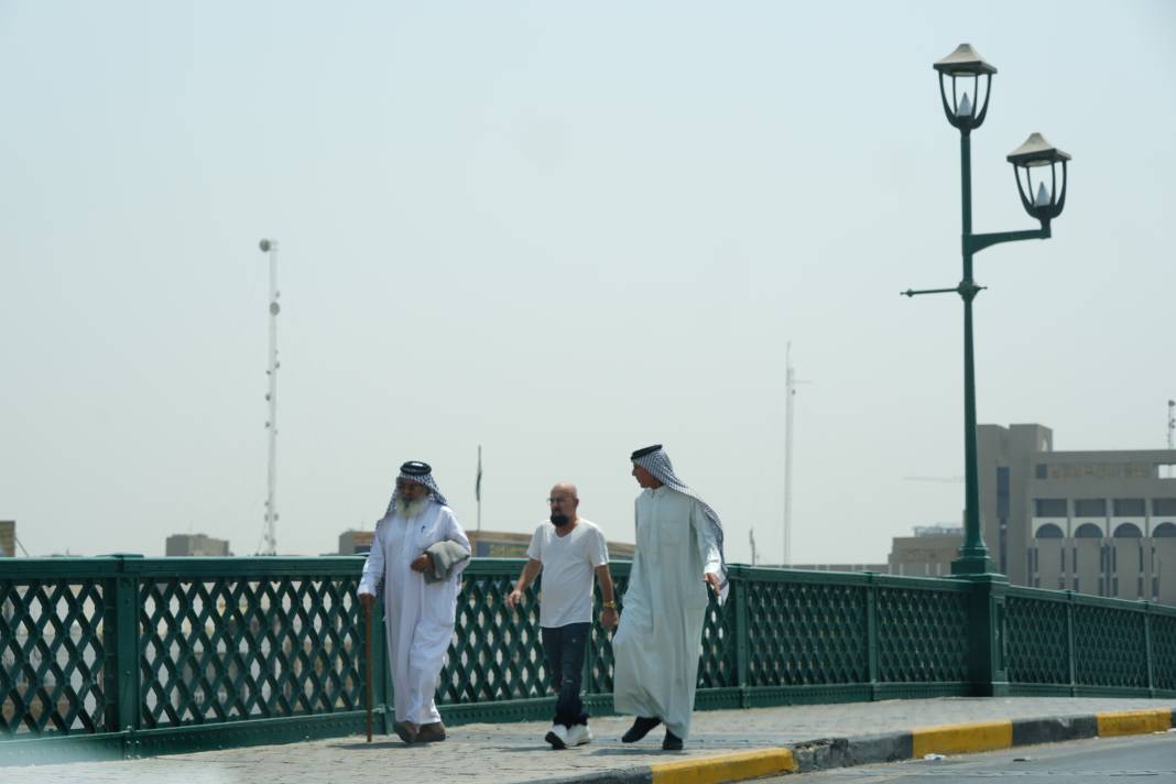 Termometreler 50 dereceyi gösterdi, halk ne yapacağını şaşırdı 19