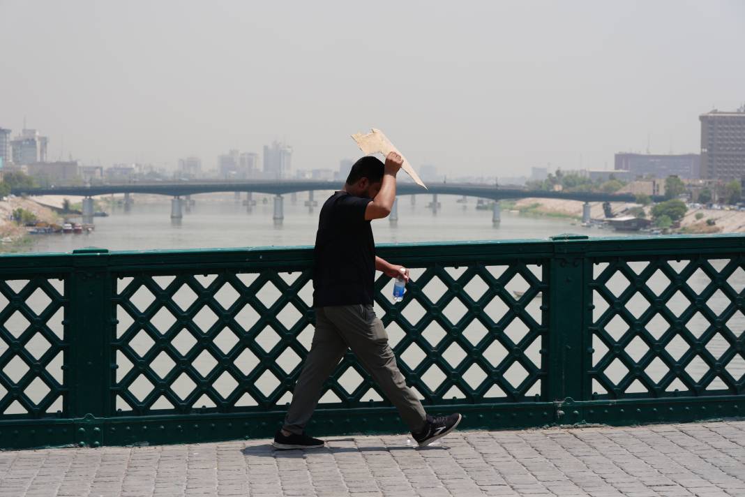 Termometreler 50 dereceyi gösterdi, halk ne yapacağını şaşırdı 18