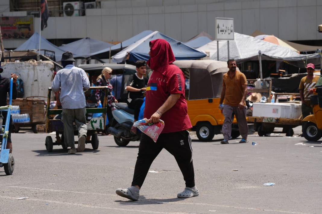 Termometreler 50 dereceyi gösterdi, halk ne yapacağını şaşırdı 17