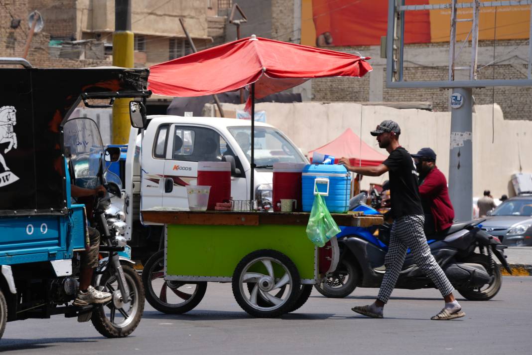 Termometreler 50 dereceyi gösterdi, halk ne yapacağını şaşırdı 6