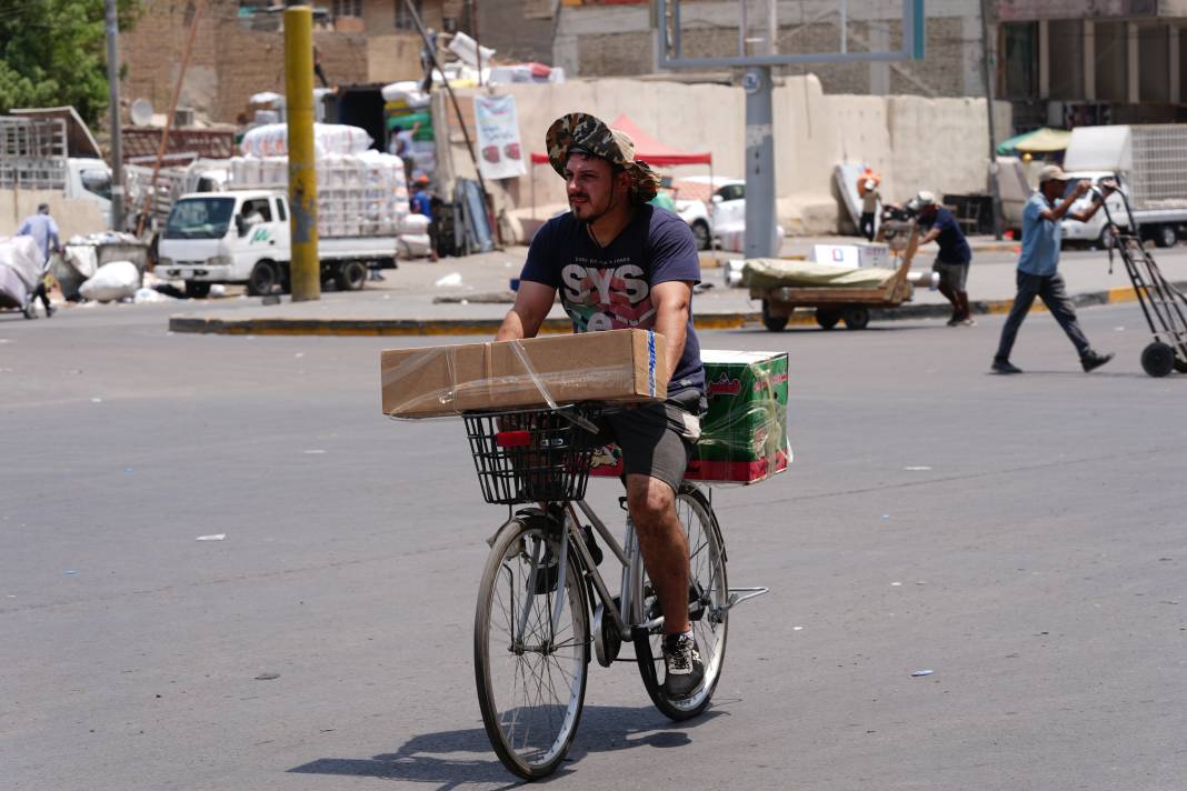 Termometreler 50 dereceyi gösterdi, halk ne yapacağını şaşırdı 9