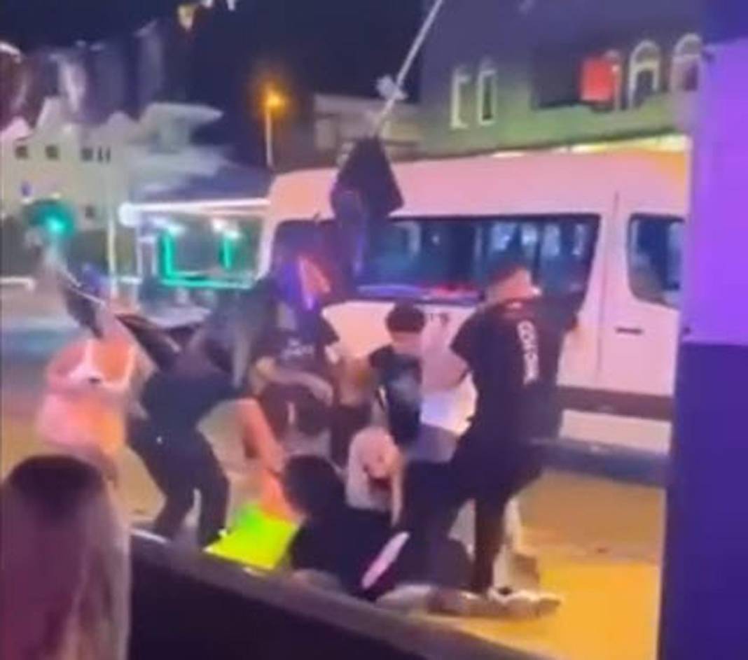 Turistlerle hesap krizi kavgaya döndü! "Hepiniz alt seviye insanlarsınız" 1