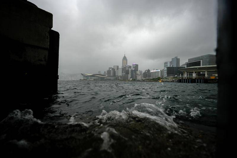 Tayfun alarmı! Hayatı felç etti 4