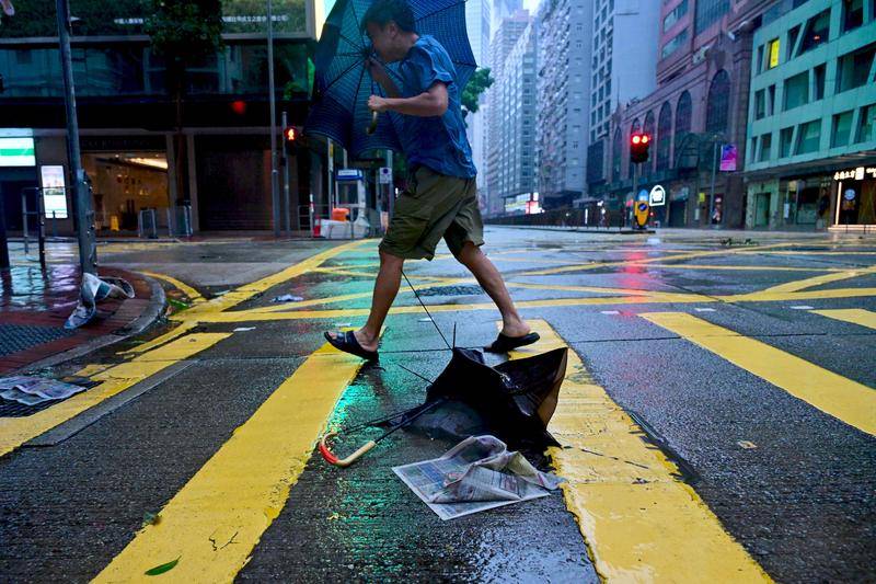 Tayfun alarmı! Hayatı felç etti 1