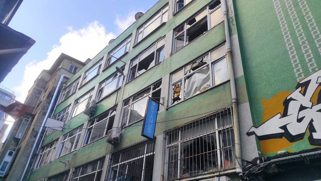 Beyoğlu'nda facianın izleri gün aydınlanınca ortaya çıktı 6