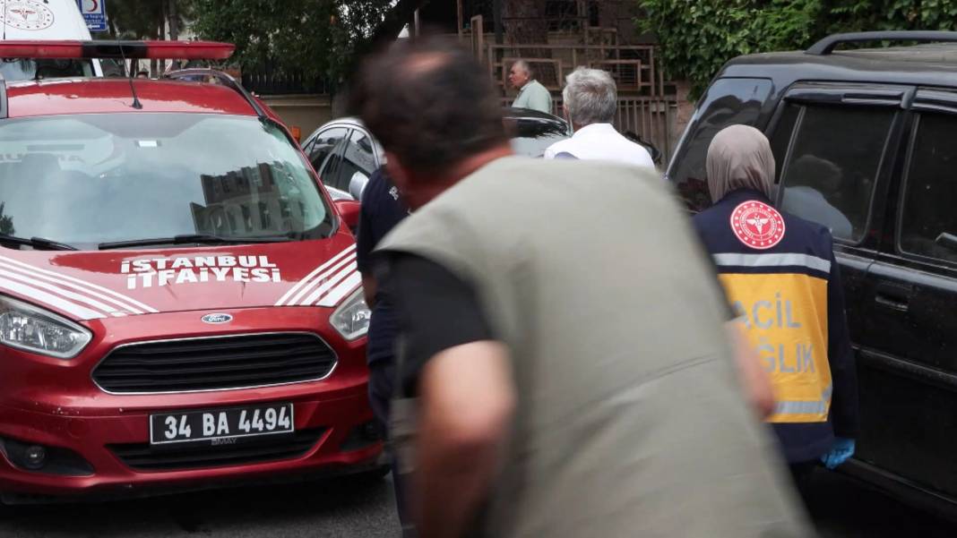 İstanbul’da 10 katlı binada yangın! 4 kişi yaralandı 3