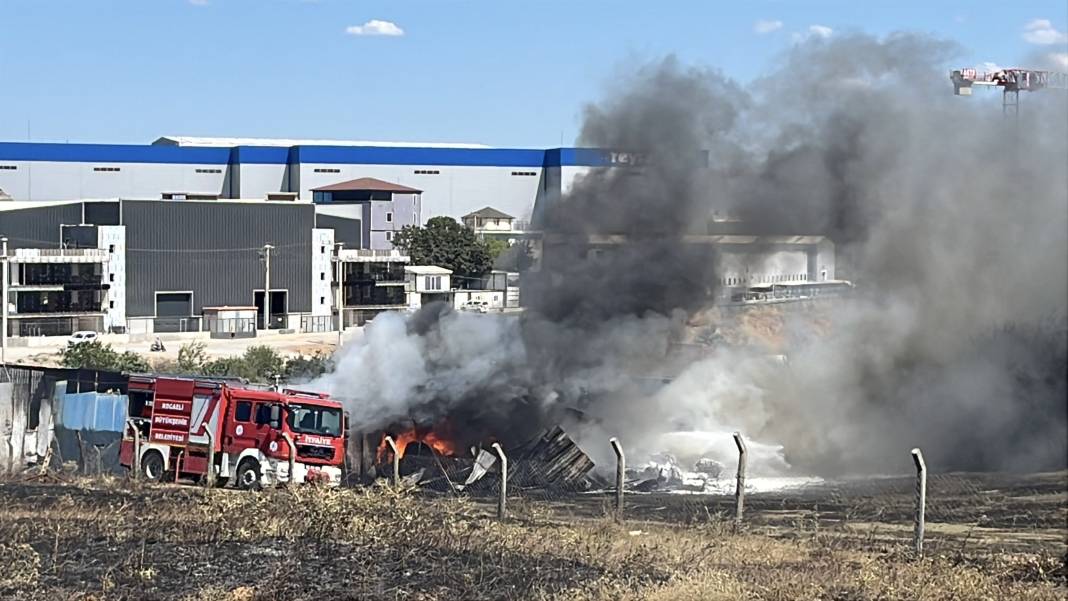 Ot yangını geri dönüşüm tesisine sıçradı 1