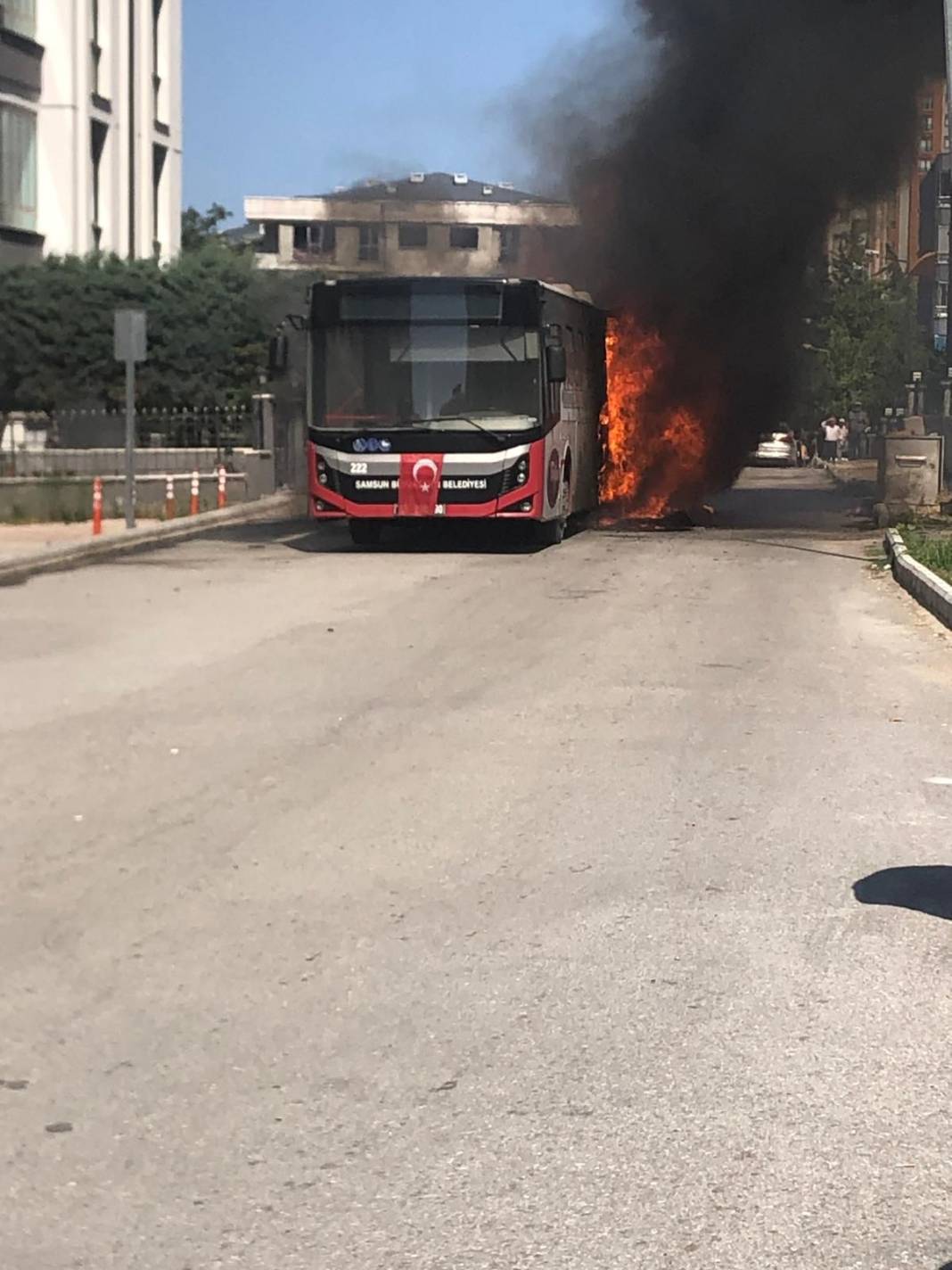 Belediye otobüsü küle döndü! Felaketten dönüldü 1