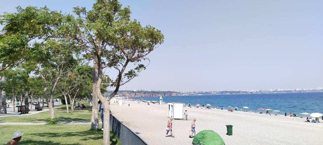 Serinlemek için denize girenler yandı 3