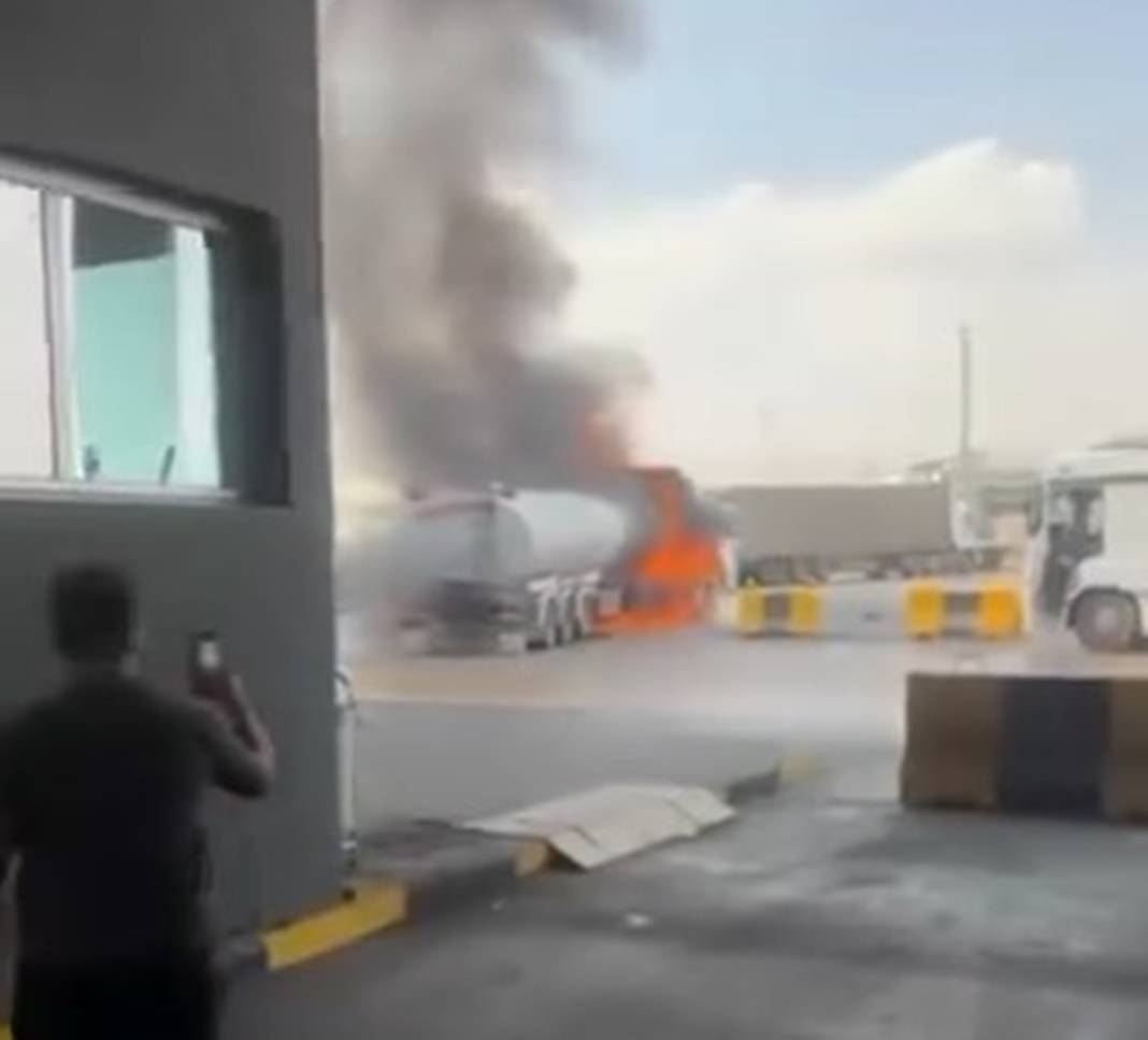 Sınırın yanı başında akaryakıt yüklü tanker alev alev yandı 8