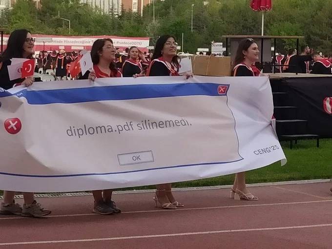 ODTÜ'lüler yine sözünü esirgemedi: İşte yıllarca unutulmayacak atarlı giderli pankartlar 4