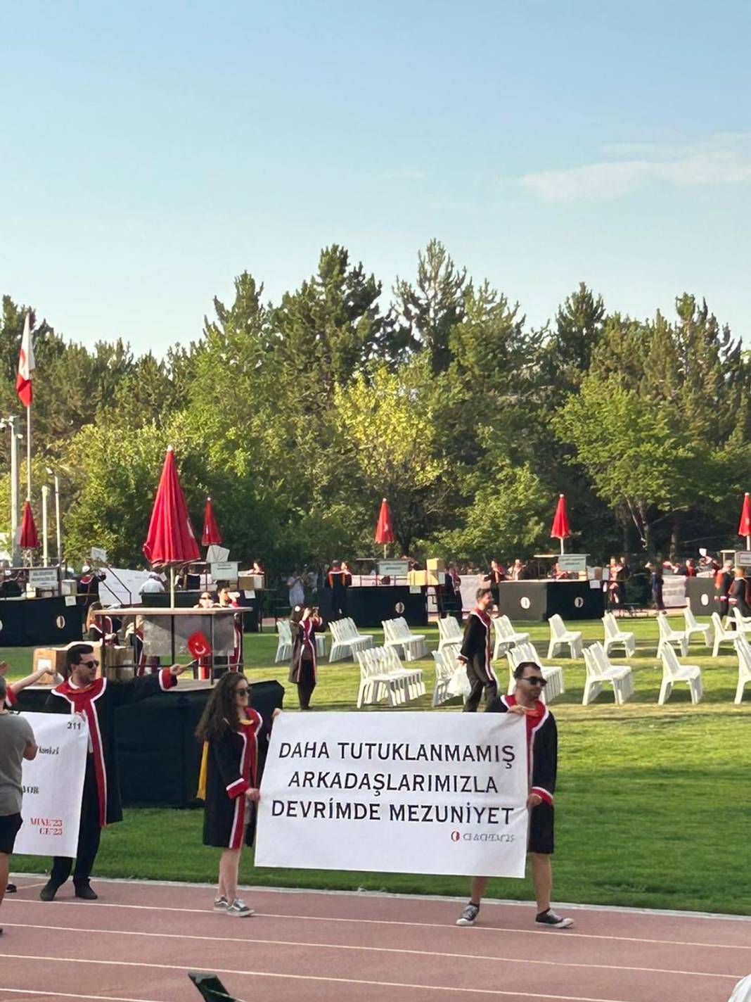 ODTÜ'lüler yine sözünü esirgemedi: İşte yıllarca unutulmayacak atarlı giderli pankartlar 13