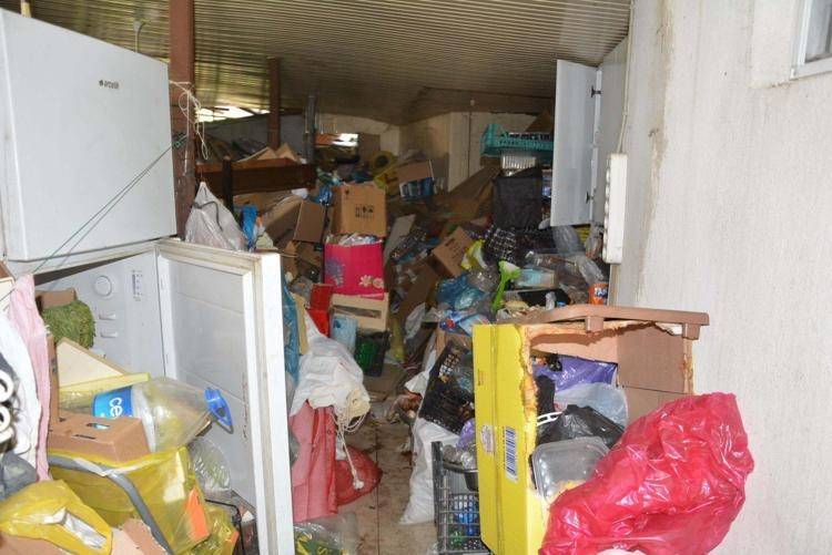 Belediye 9 kez temizledi ev sahibi 10. kez çöp doldurdu!  7 traktör römorku çöp çıktı 6