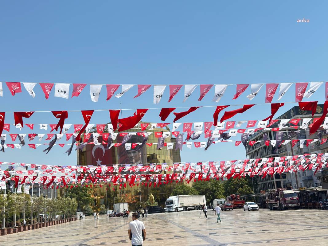 Çerçioğlu camdan bakınca bu pankartları görecek: 344.003 kez haram olsun 2