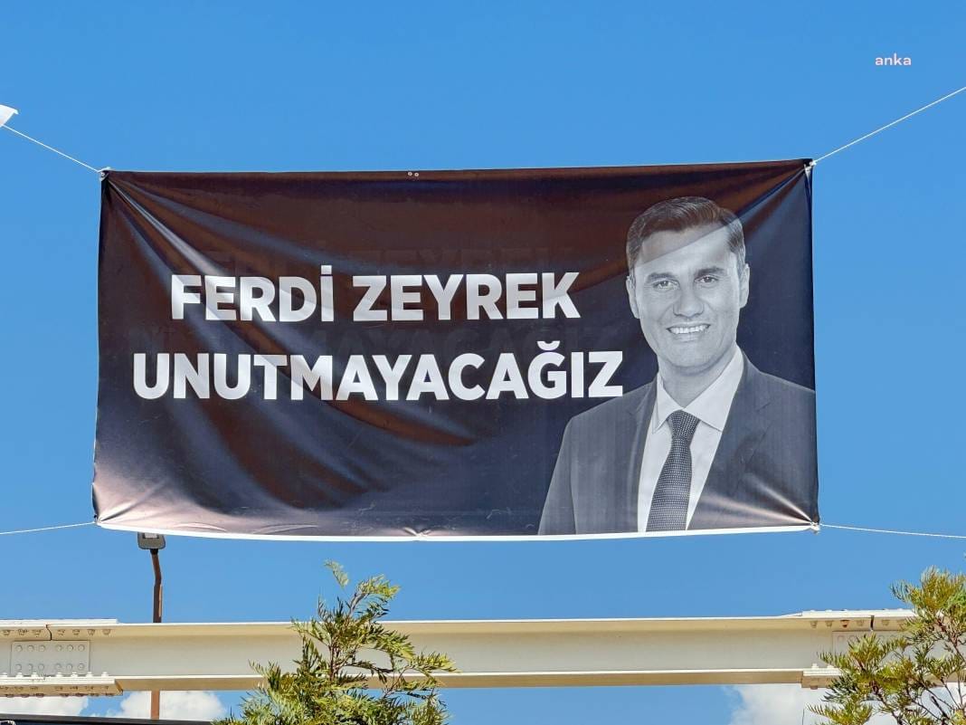 Çerçioğlu camdan bakınca bu pankartları görecek: 344.003 kez haram olsun 12