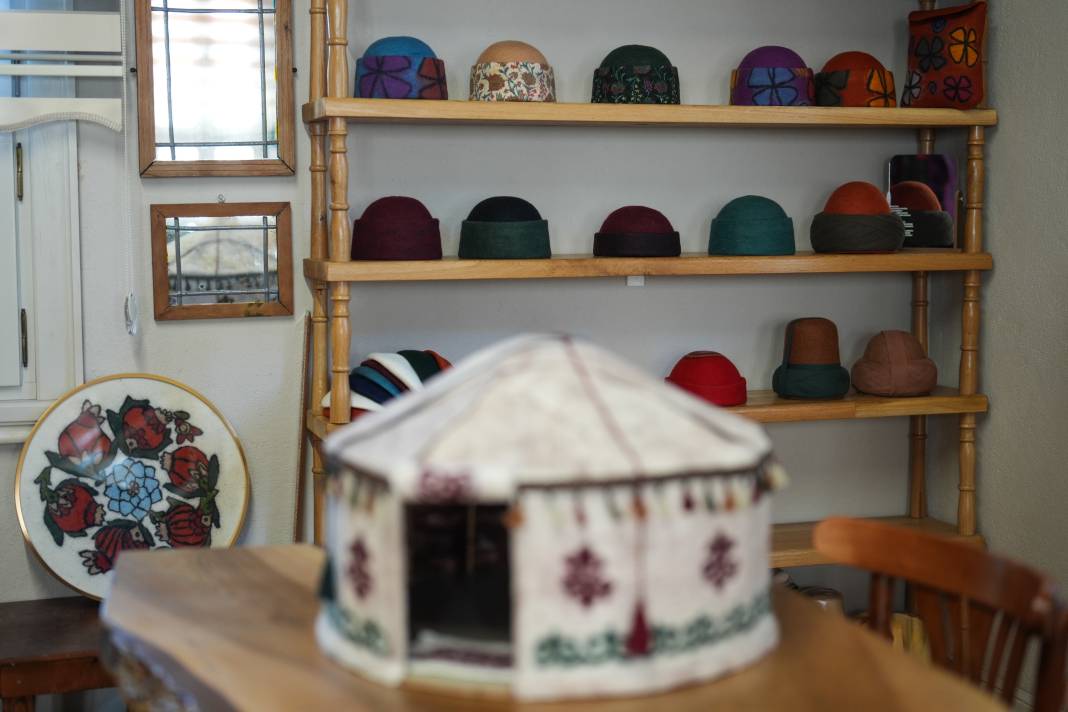 Kasımpaşa Mevlevihanesi’nden dünyaya: Keçe sanatçısı 45 ülkeye satıyor 4