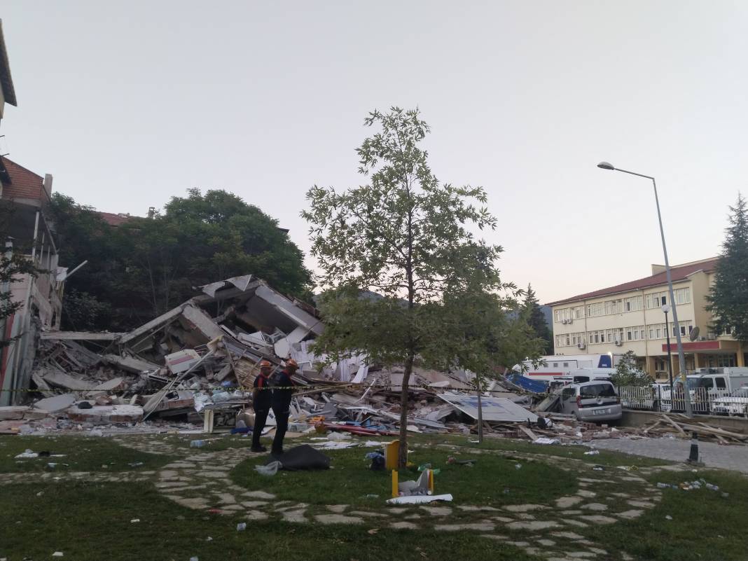 Gün aydınlandı Balıkesir'deki hasarın boyutu ortaya çıktı 7