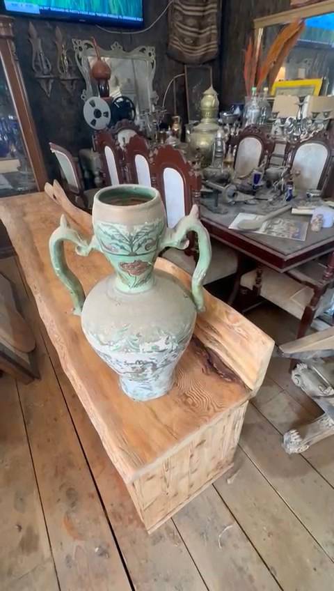 Mobilya deposundan bin 500 yıllık tarihi eserler çıktı 3