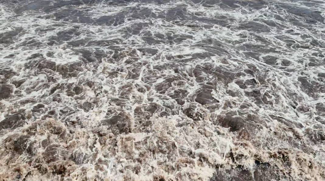 Marmara Denizi kırmızıya büründü 4