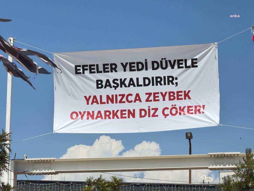 Çerçioğlu camdan bakınca bu pankartları görecek: 344.003 kez haram olsun 9