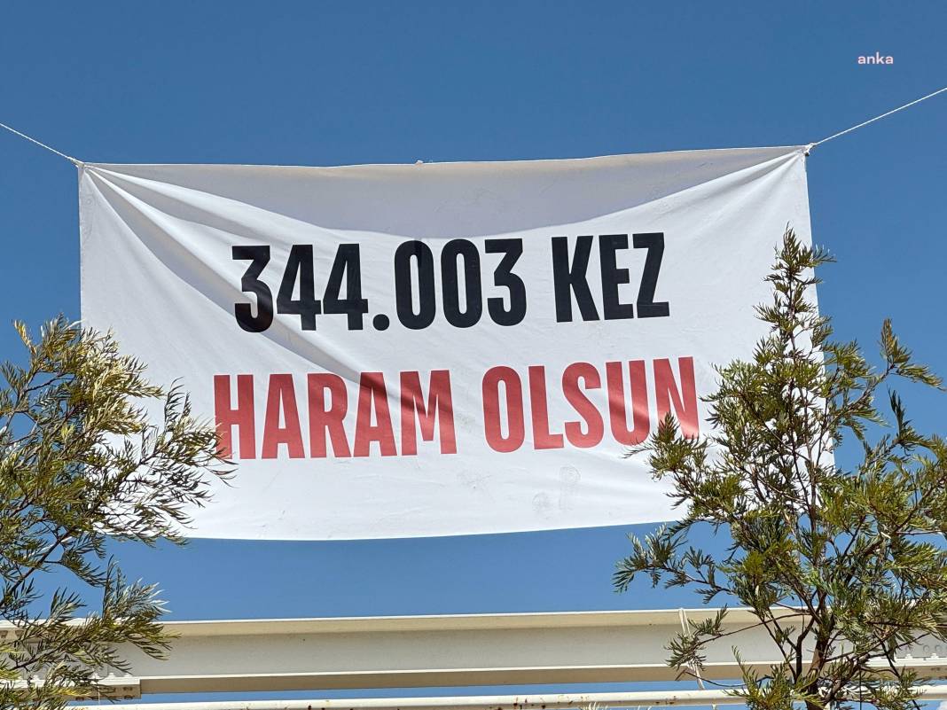 Çerçioğlu camdan bakınca bu pankartları görecek: 344.003 kez haram olsun 4