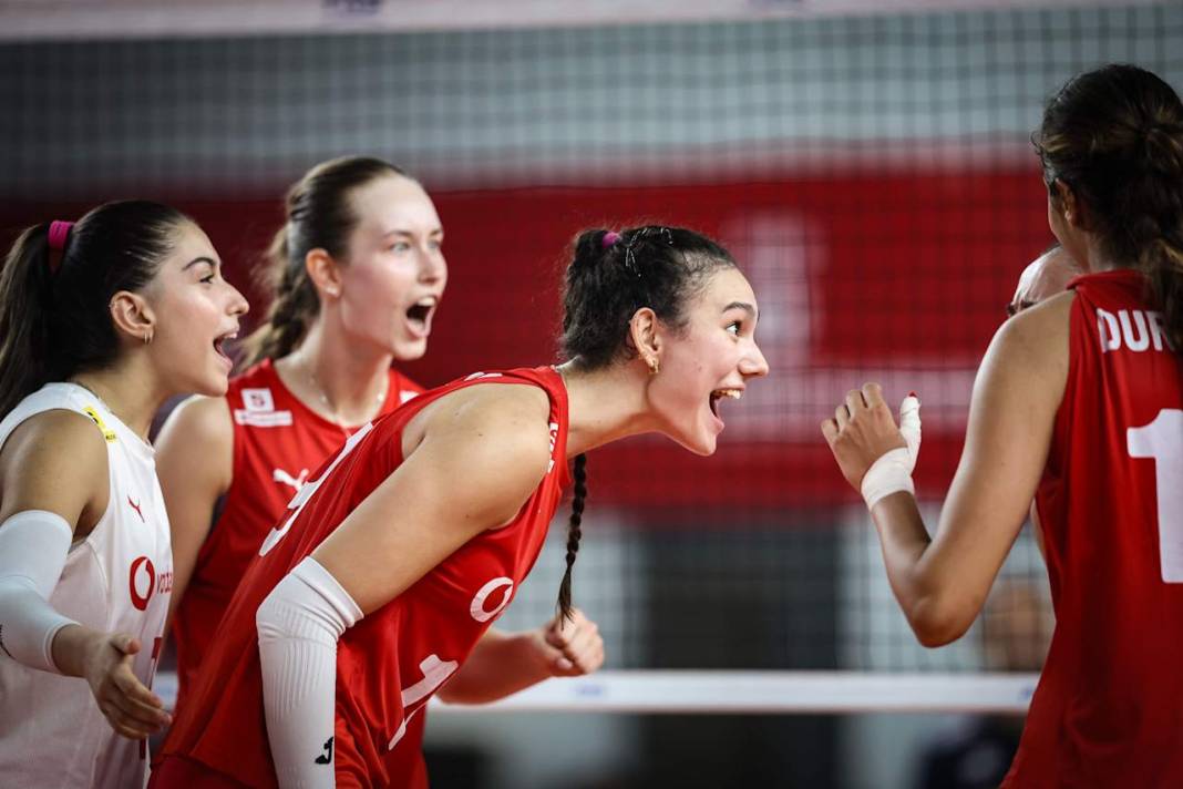 Milli takımdan nefes kesen zafer: Muhteşemsiniz kızlar 4