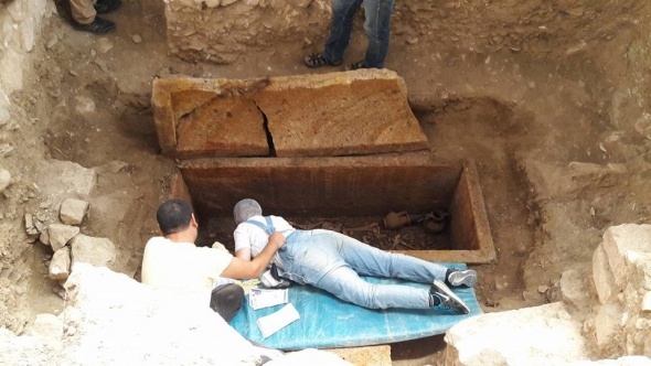 Balıkesir Edremit'te 2 bin 500 yıllık mezar açıldı 5