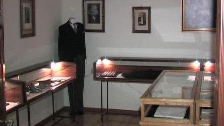 Atatürk Evi ziyaretçi rekoru kırıyor 11
