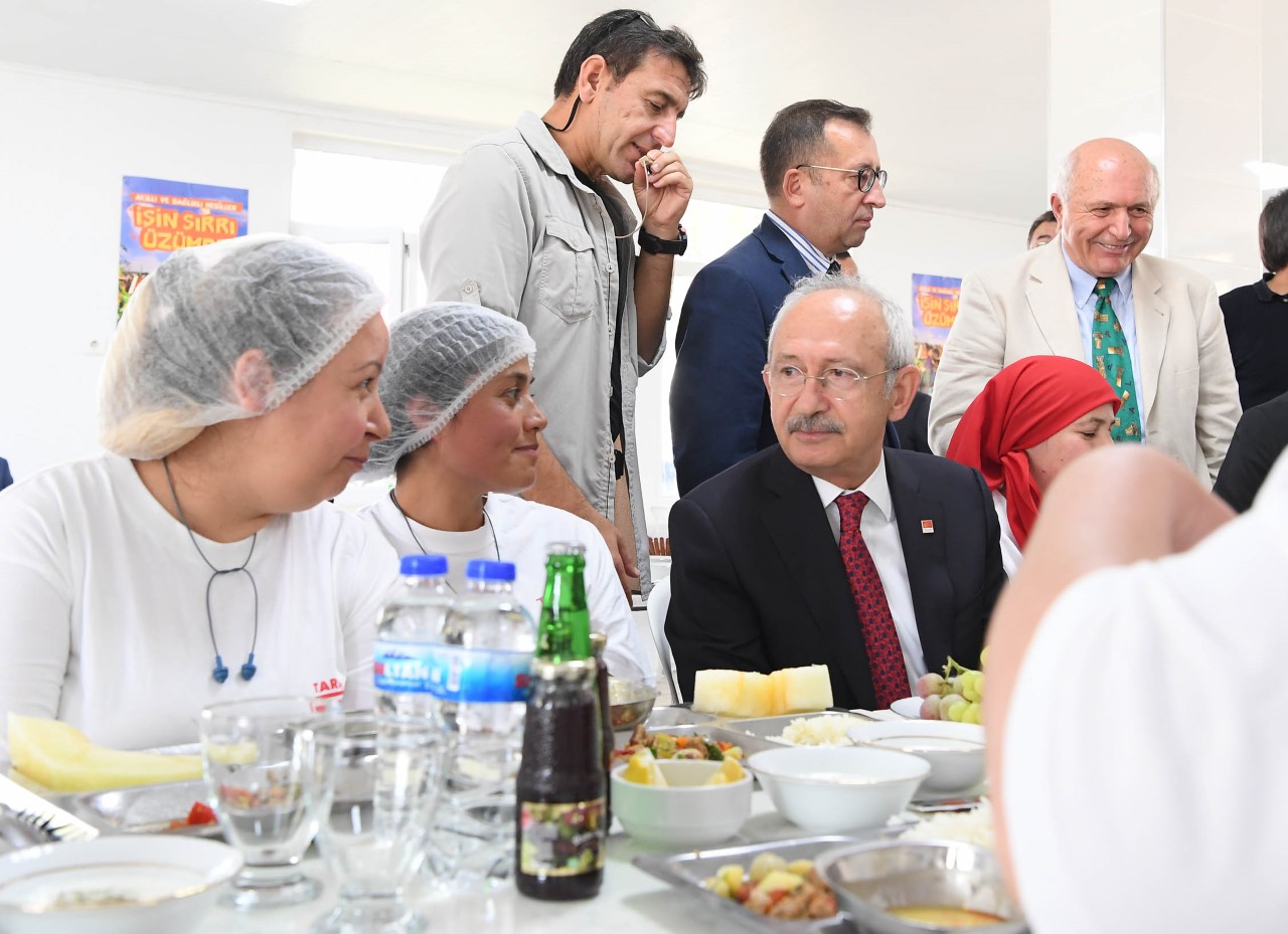 Kılıçdaroğlu'ndan üzüm üreticilerine ve işletmecilerine ziyaret 12