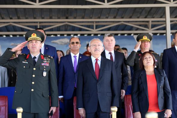 CHP Lideri Kemal Kılıçdaroğlu, oğlunun yemin törenine katıldı 13