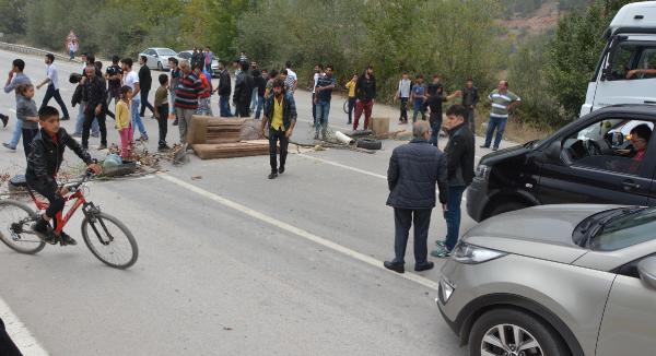 Karabük'te köylülerden yol kapatma eylemi 5
