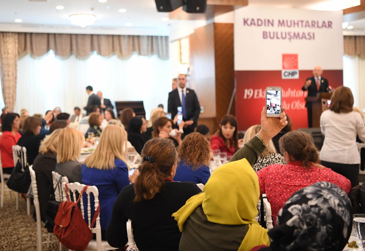 CHP Genel Başkanı Kemal Kılıçdaroğlu kadın muhtarlarla biraraya geldi 10