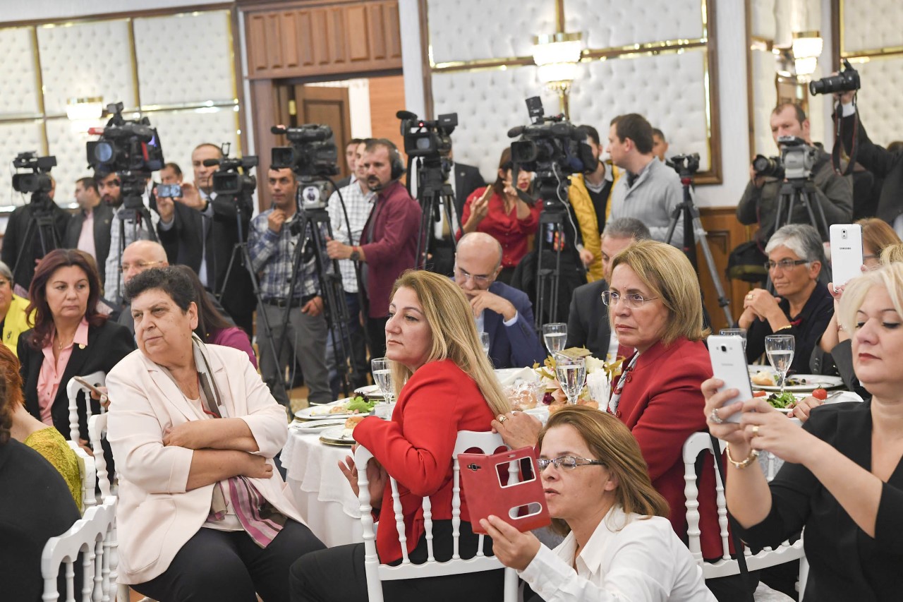 CHP Genel Başkanı Kemal Kılıçdaroğlu kadın muhtarlarla biraraya geldi 12