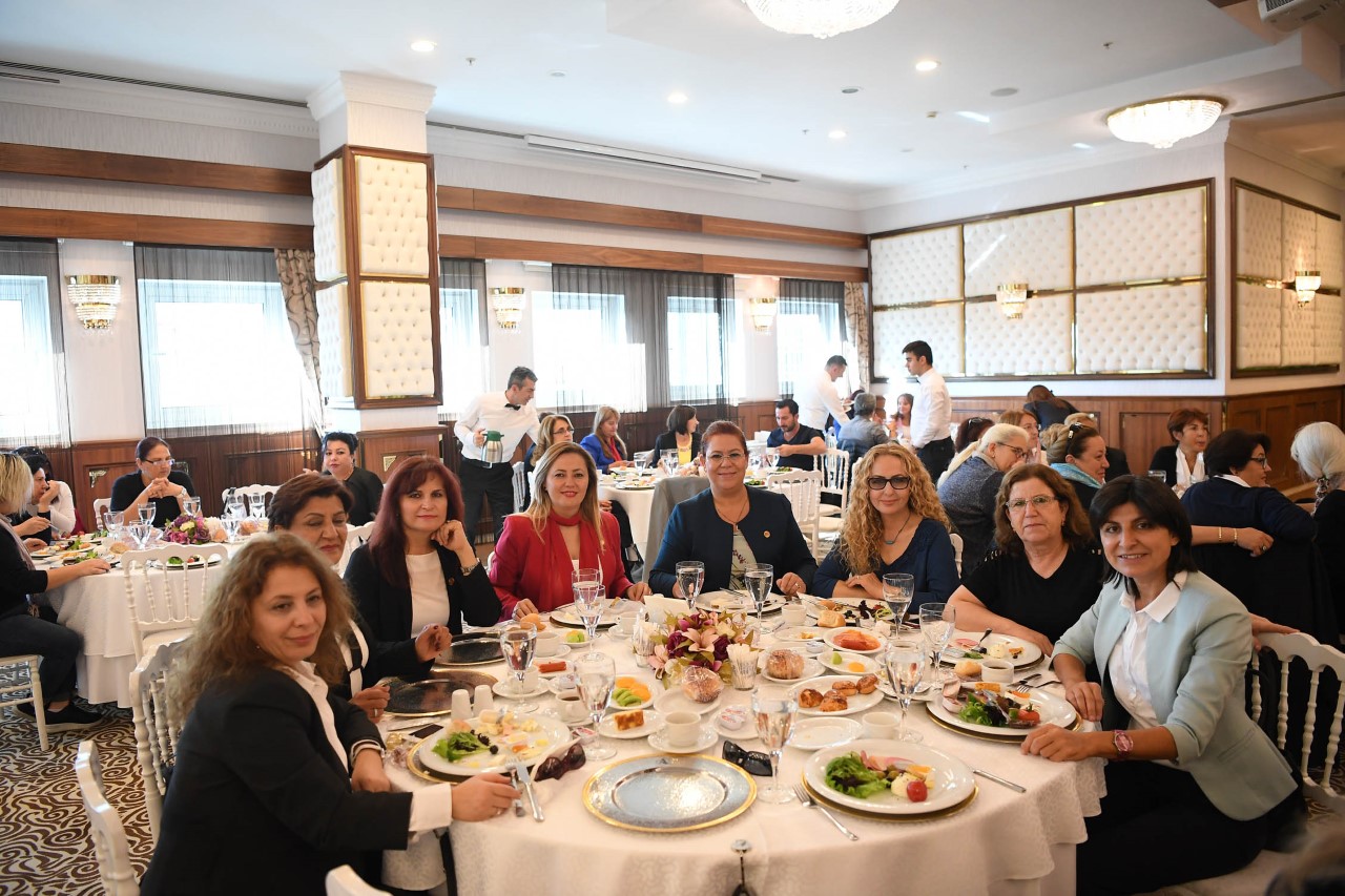 CHP Genel Başkanı Kemal Kılıçdaroğlu kadın muhtarlarla biraraya geldi 20