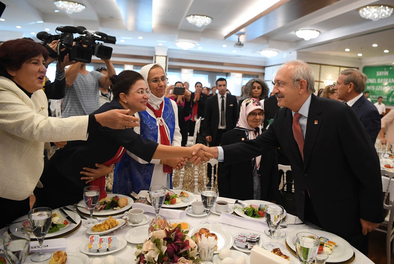 CHP Genel Başkanı Kemal Kılıçdaroğlu kadın muhtarlarla biraraya geldi 26