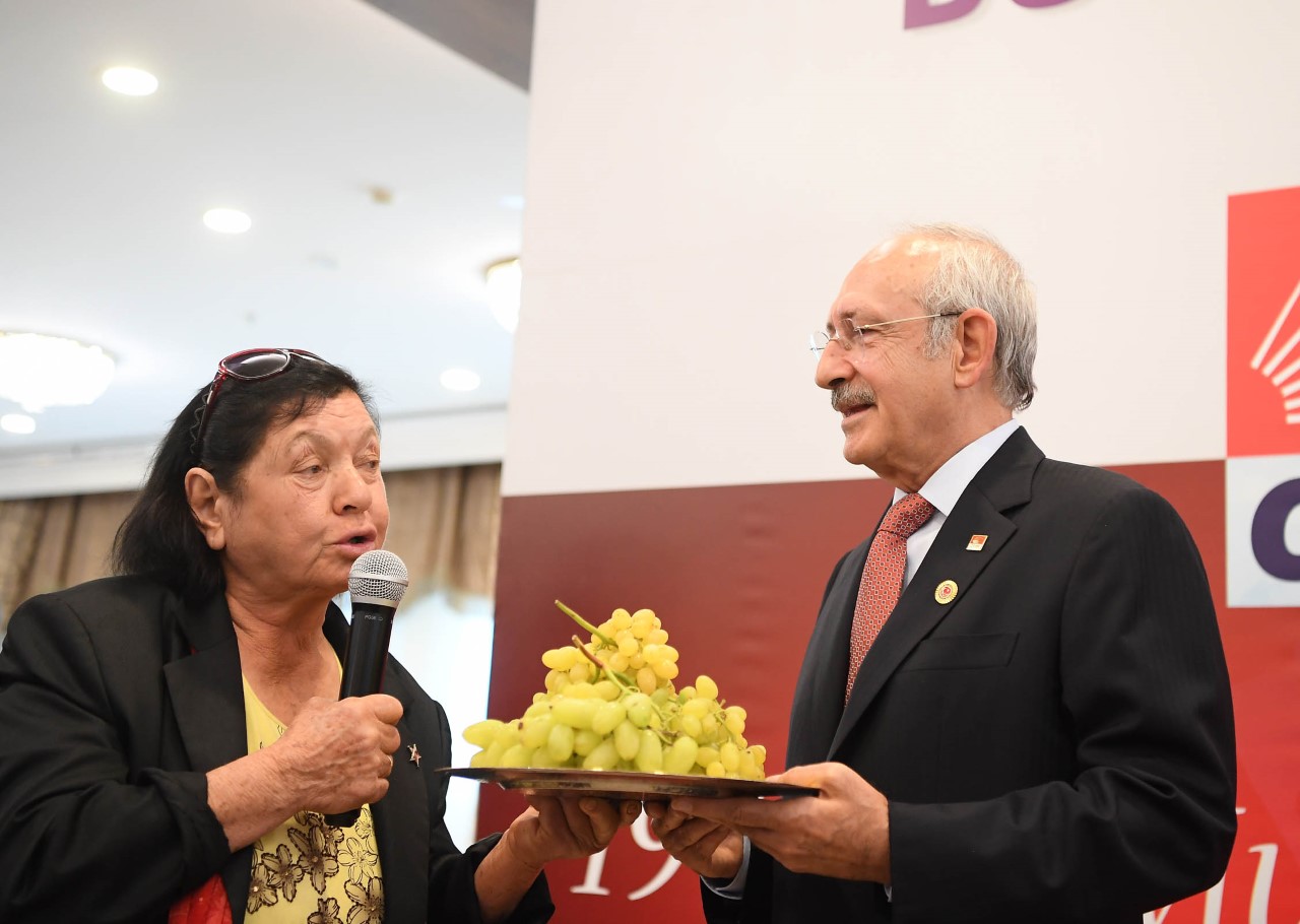 CHP Genel Başkanı Kemal Kılıçdaroğlu kadın muhtarlarla biraraya geldi 5