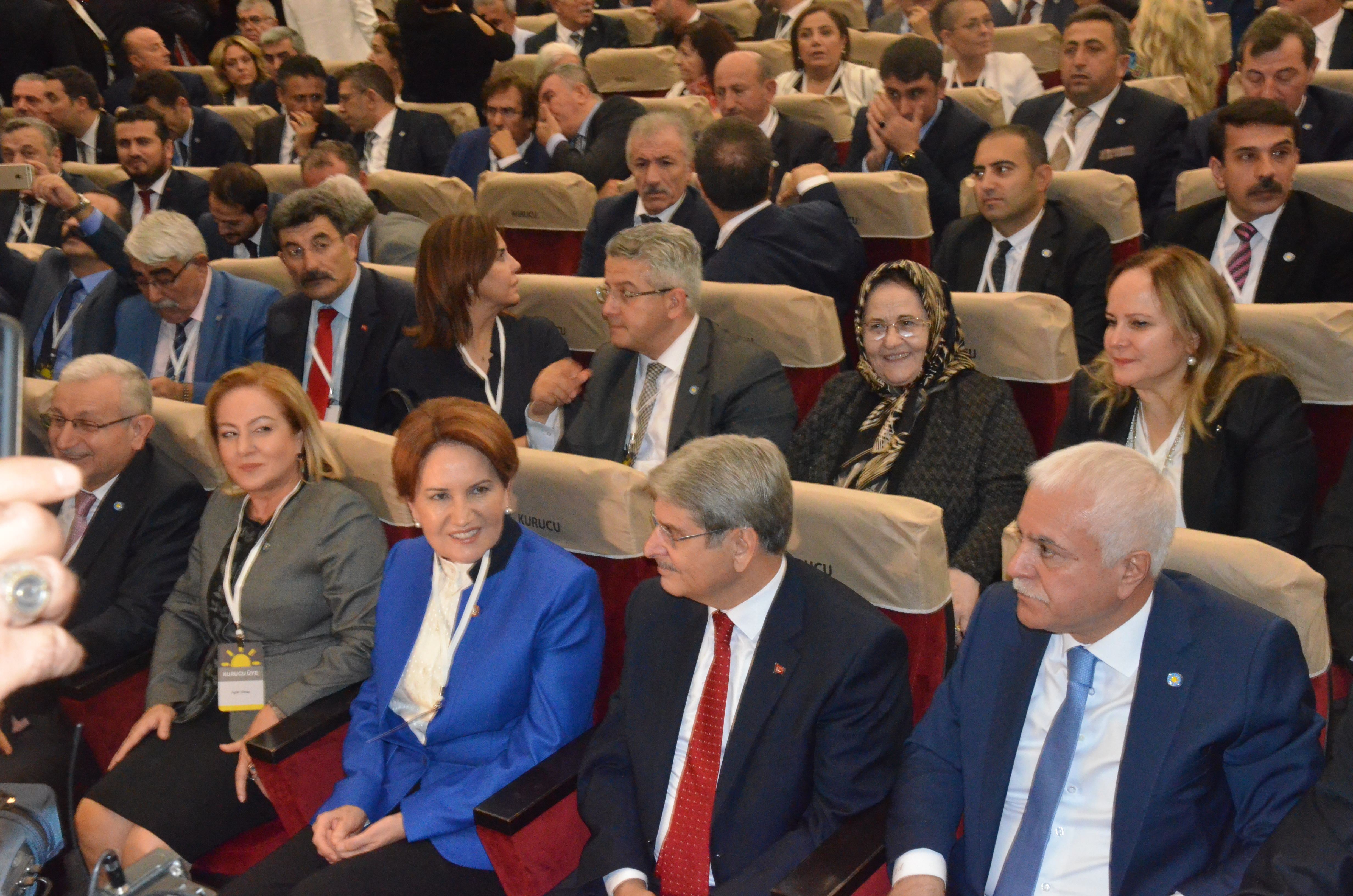 Meral Akşener'in İYİ Parti'yi anlattığı toplantıdan kareler! 29
