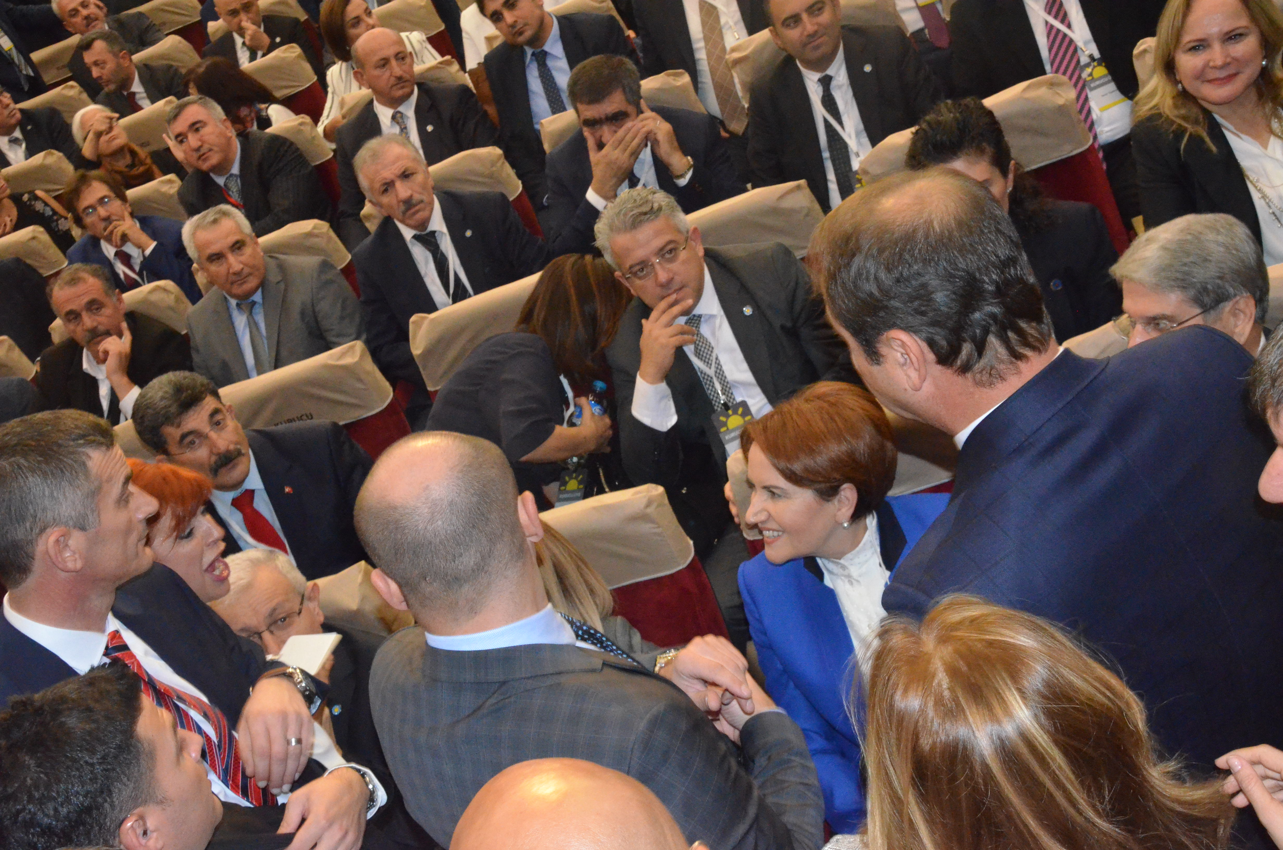 Meral Akşener'in İYİ Parti'yi anlattığı toplantıdan kareler! 37