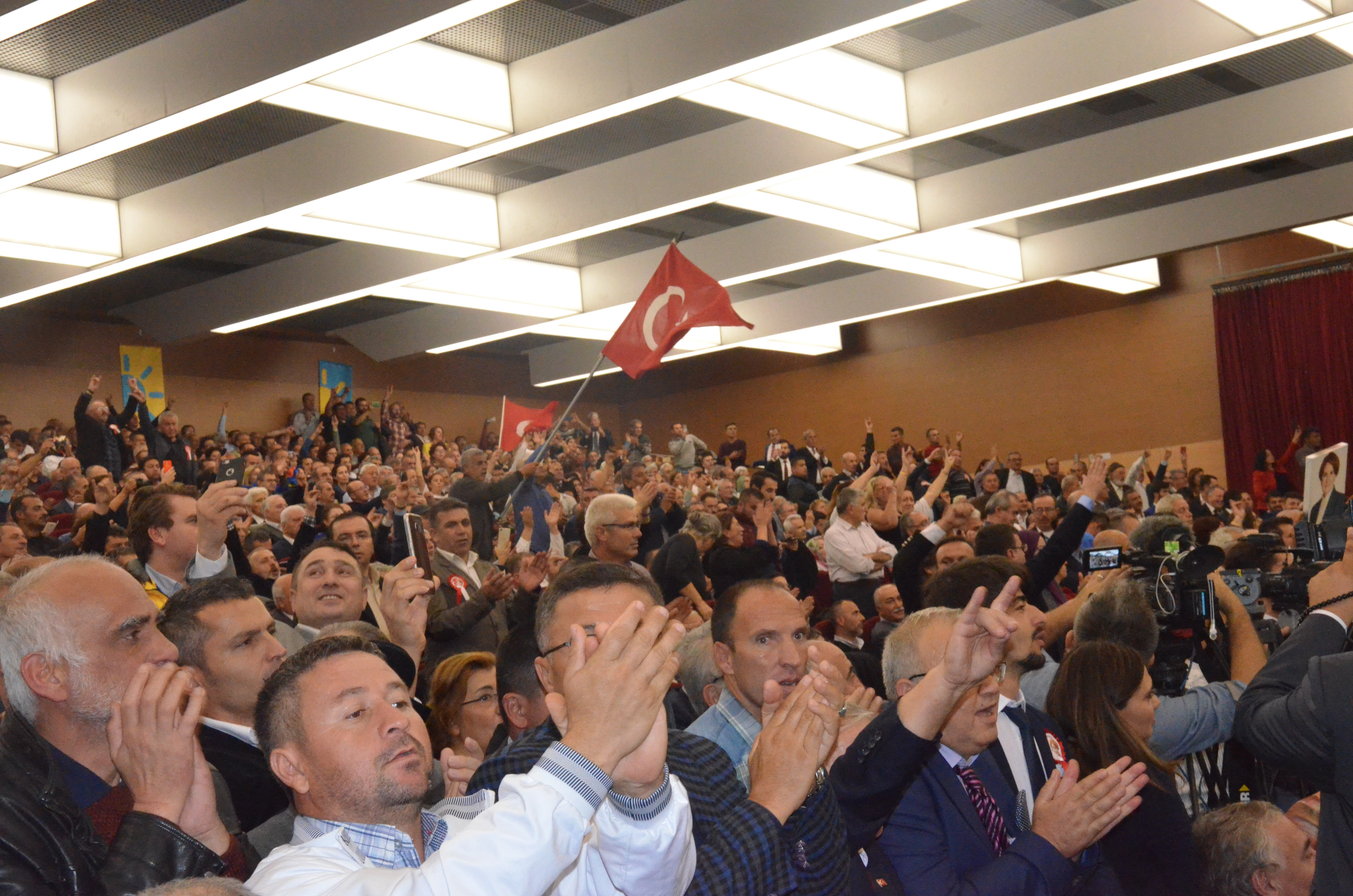 Meral Akşener'in İYİ Parti'yi anlattığı toplantıdan kareler! 43