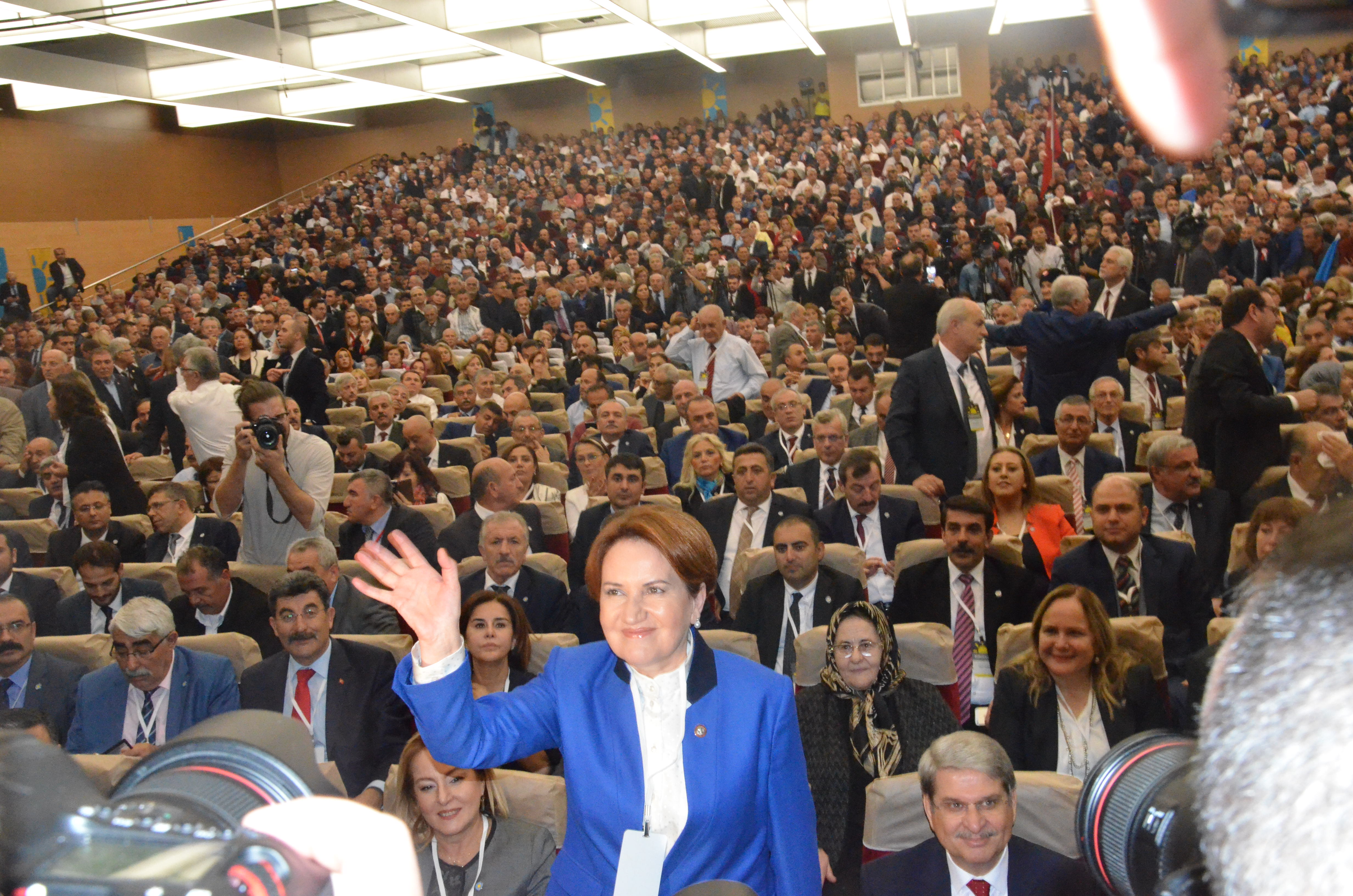 Meral Akşener'in İYİ Parti'yi anlattığı toplantıdan kareler! 6