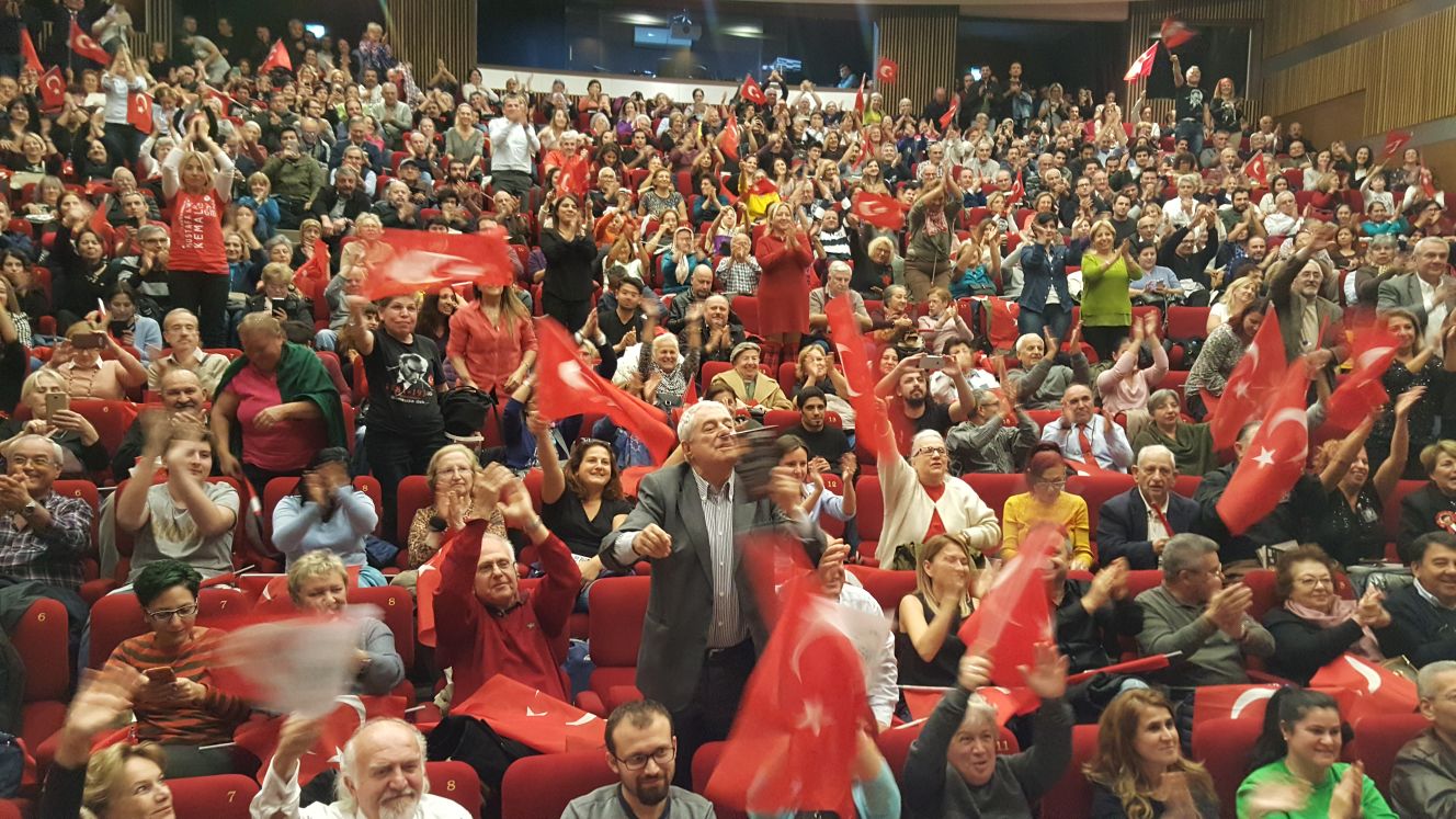 Uğur Dündar'la Halk Arenası Kadıköy'de izleyiciyle buluştu: Ge 1