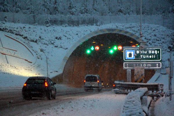 Bolu Dağı'nda kar, ulaşımı zorlaştırdı 5