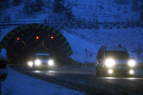 Bolu Dağı'nda kar, ulaşımı zorlaştırdı 6