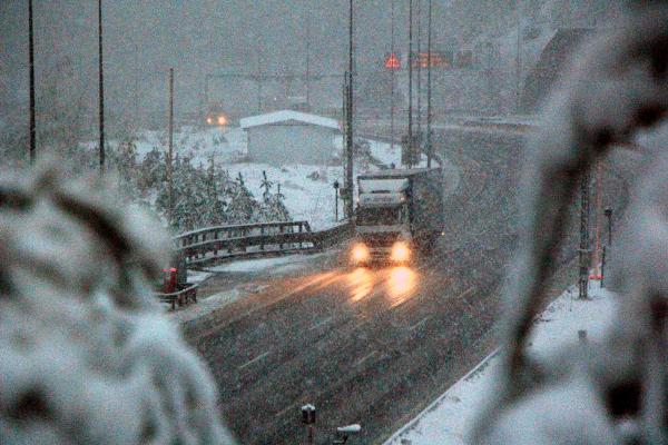 Bolu Dağı'nda kar, ulaşımı zorlaştırdı 7