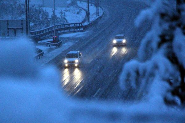 Bolu Dağı'nda kar, ulaşımı zorlaştırdı 9