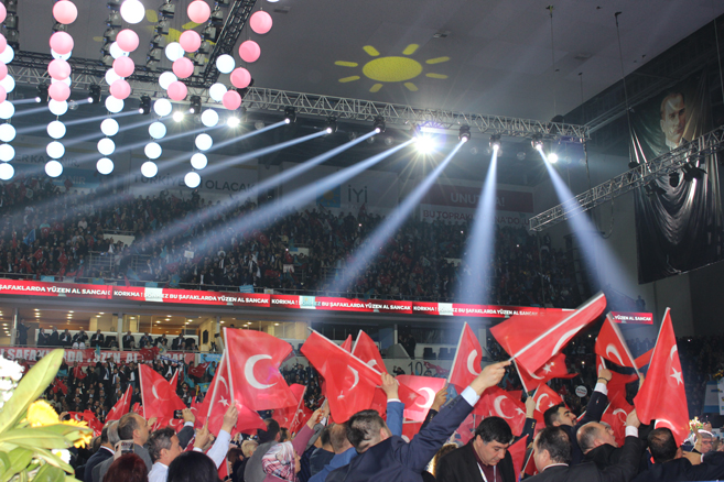 İYİ Parti'nin 1. Olağanüstü Kurultayı Ankara Arena'da gerçekle 15