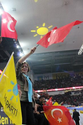 İYİ Parti'nin 1. Olağanüstü Kurultayı Ankara Arena'da gerçekle 17