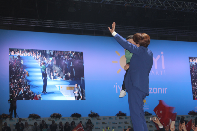İYİ Parti'nin 1. Olağanüstü Kurultayı Ankara Arena'da gerçekle 23